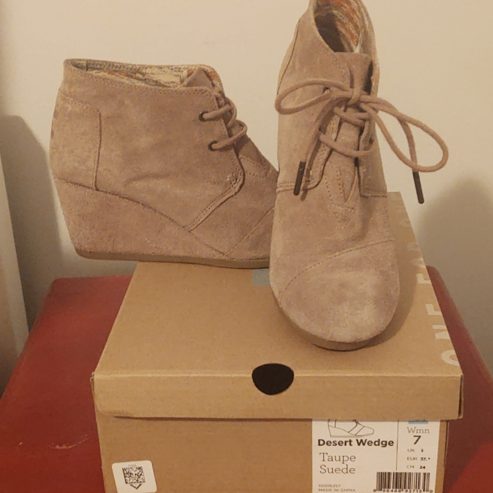 Toms wedge shoes